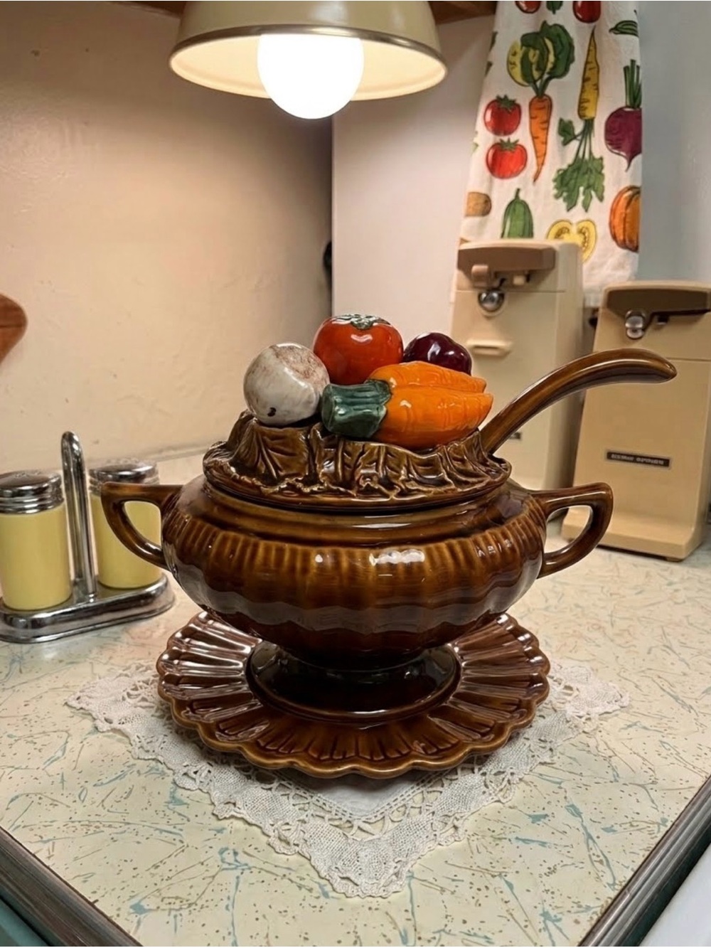 Vintage 1970’s Brown Ceramic Soup Tureen with Vegetable Lid - Picture 1 of 7